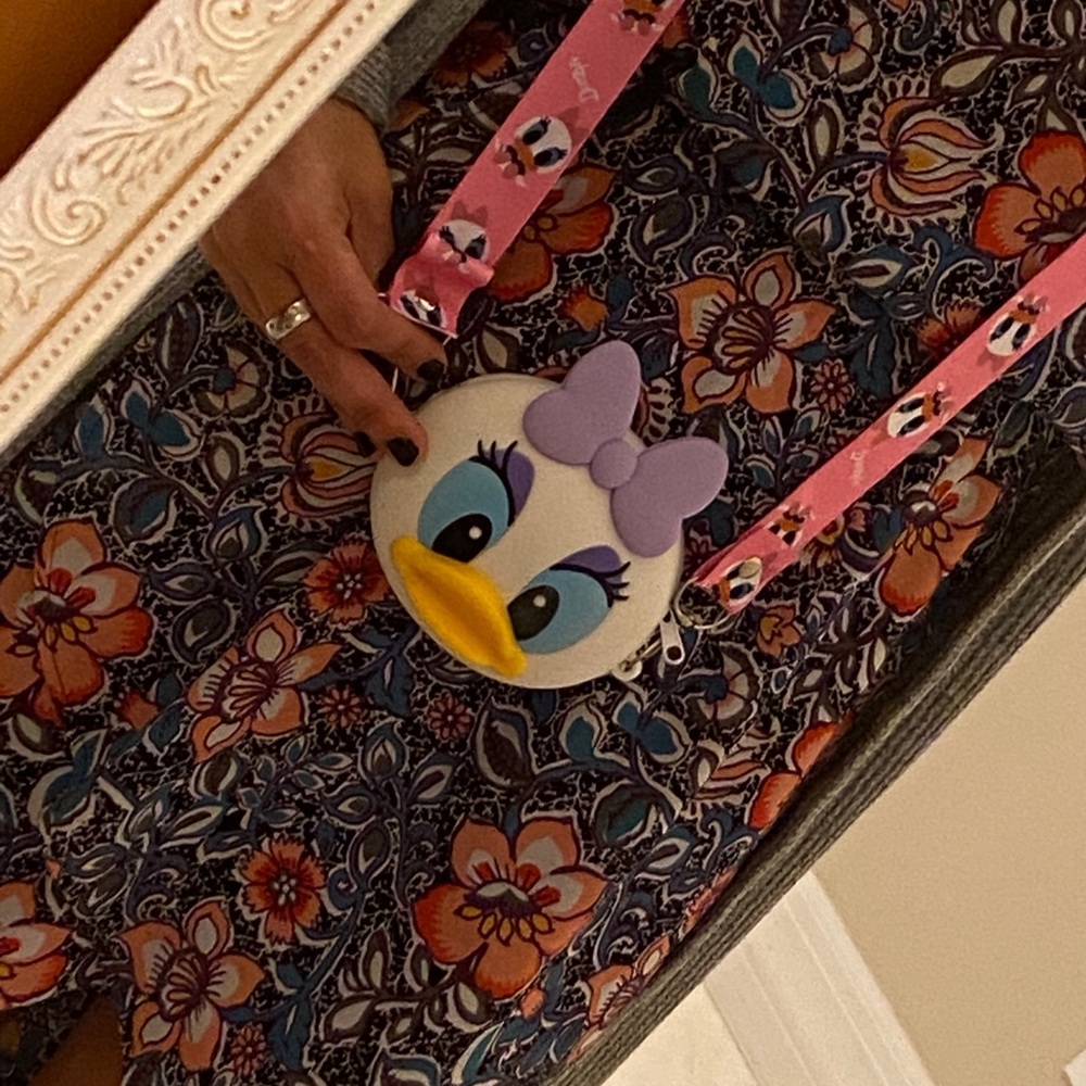 Disney Daisy silicone shoulder bag